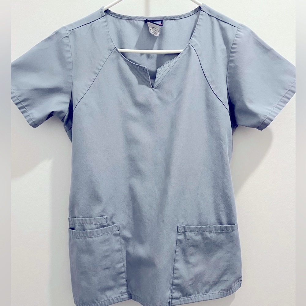 Cherokee uniform scrub top with elastic back